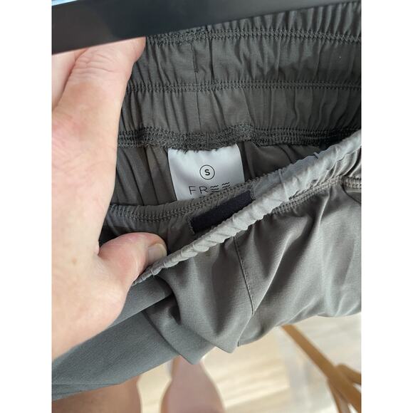 New Free Fly Women's Pull-On Breeze Short Graphite Gray Size Small Vuori Style - Picture 5 of 5